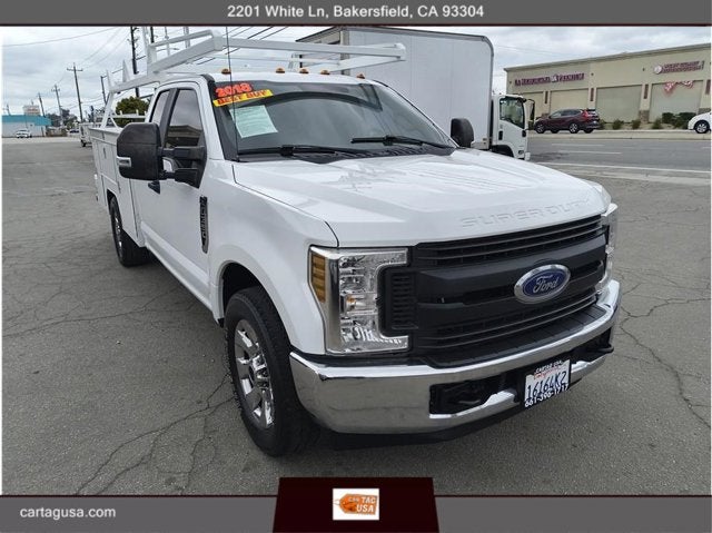 2018 Ford Super Duty F-350 SRW XL Cab & Chassis 4D
