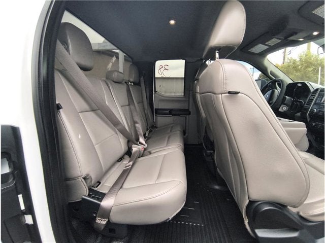 2018 Ford Super Duty F-350 SRW XL Cab & Chassis 4D