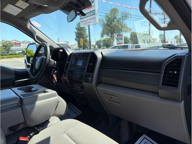 2021 Ford Super Duty F-350 SRW XL Cab & Chassis 4D
