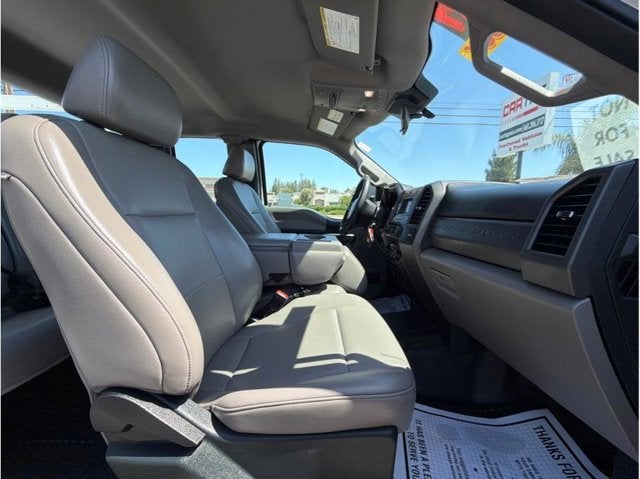 2021 Ford Super Duty F-350 SRW XL Cab & Chassis 4D