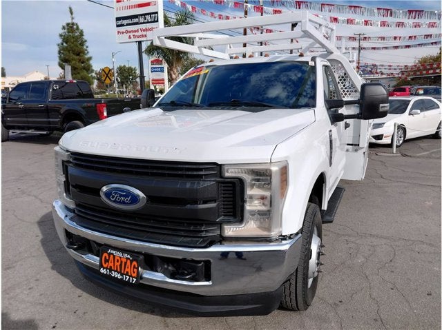 2019 Ford Super Duty F-350 DRW XL Cab & Chassis 2D