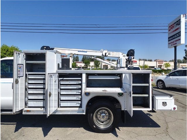2016 Ford Super Duty F-550 DRW XL 165" W.B. 2D
