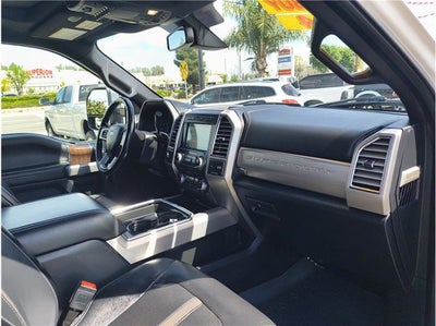 2017 Ford Super Duty F-350 SRW Platinum Pickup 4D 6 3/4 ft