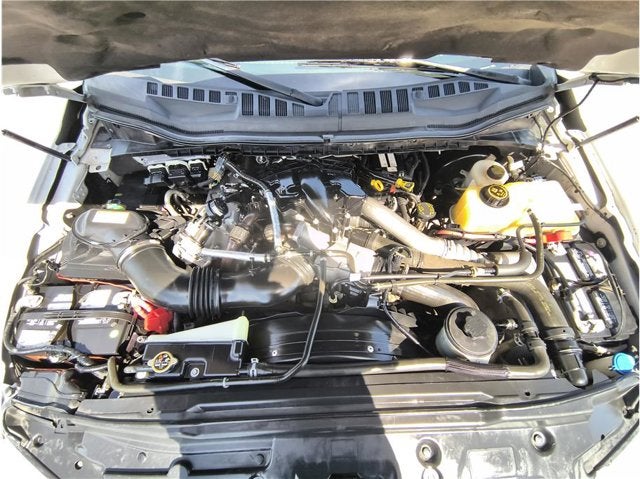 2019 Ford Super Duty F-350 SRW Lariat Pickup 4D 6 3/4 ft