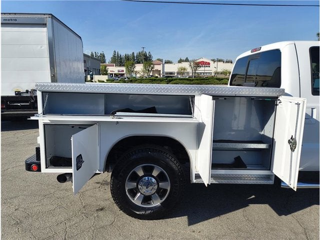 2011 Ford Super Duty F-350 SRW Lariat Pickup 4D 8 ft