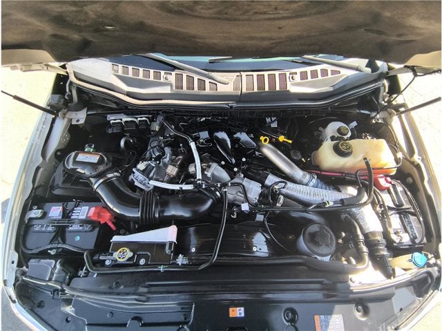 2018 Ford Super Duty F-350 SRW Lariat Pickup 4D 8 ft