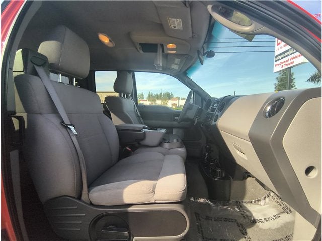 2006 Ford F-150 XLT Pickup 4D 5 1/2 ft