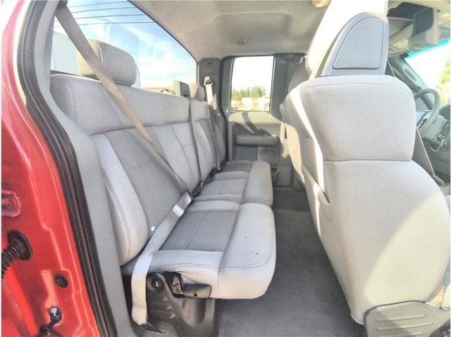 2006 Ford F-150 XLT Pickup 4D 5 1/2 ft