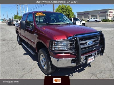 2005 Ford Super Duty F-250 Lariat Pickup 4D 6 3/4 ft