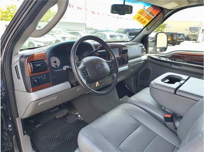 2006 Ford Super Duty F-250 Lariat Pickup 4D 6 3/4 ft