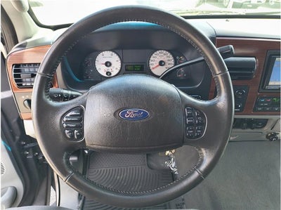 2006 Ford Super Duty F-250 Lariat Pickup 4D 6 3/4 ft