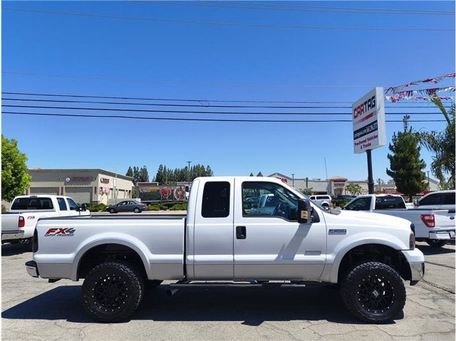 2006 Ford Super Duty F-250 Lariat Pickup 4D 6 3/4 ft