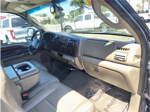 2005 Ford Super Duty F-350 DRW Lariat Pickup 4D 8 ft