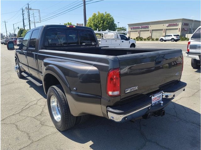 2005 Ford Super Duty F-350 DRW Lariat Pickup 4D 8 ft