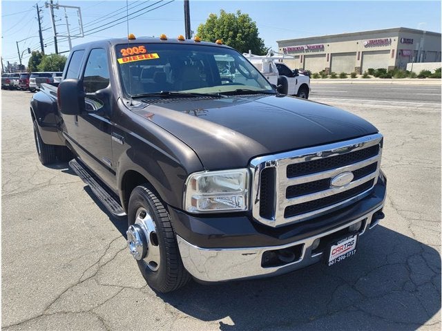 2005 Ford Super Duty F-350 DRW Lariat Pickup 4D 8 ft
