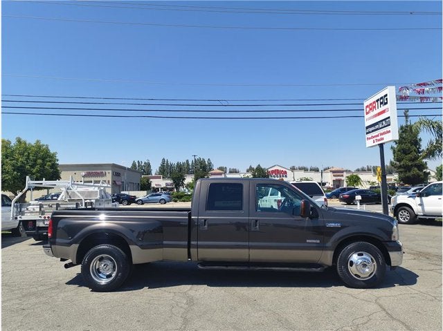 2005 Ford Super Duty F-350 DRW Lariat Pickup 4D 8 ft