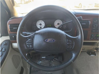 2005 Ford Super Duty F-350 DRW Lariat Pickup 4D 8 ft