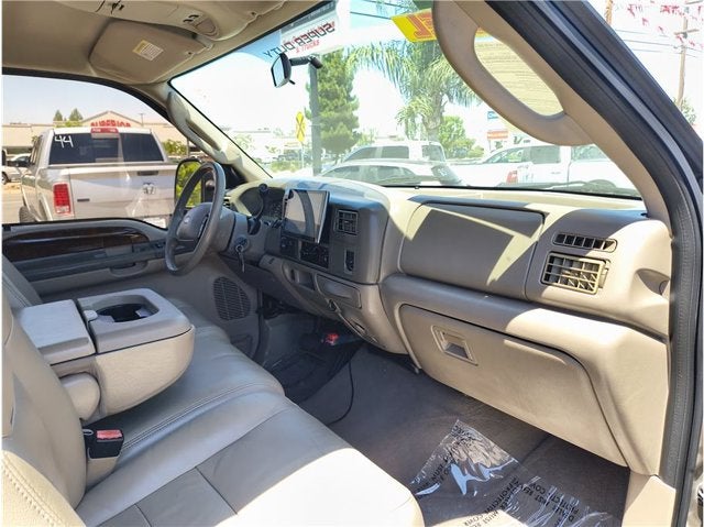 2004 Ford Super Duty F-350 DRW Lariat Pickup 4D 6 3/4 ft