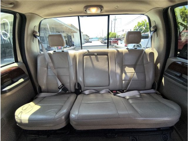 2004 Ford Super Duty F-350 DRW Lariat Pickup 4D 6 3/4 ft