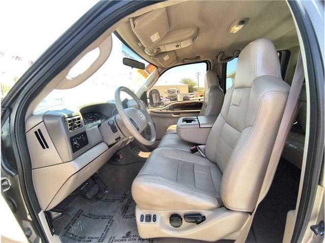 2004 Ford Super Duty F-350 DRW Lariat Pickup 4D 6 3/4 ft