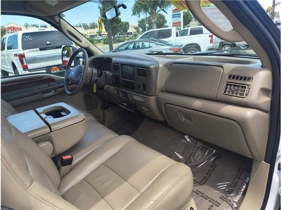 2004 Ford Super Duty F-350 DRW Lariat Pickup 4D 8 ft