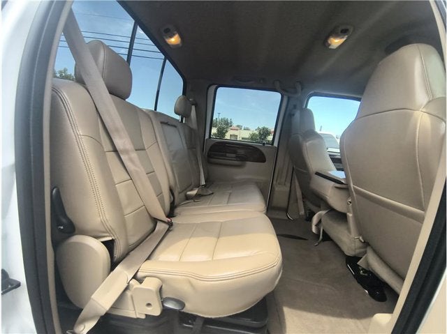 2004 Ford Super Duty F-350 DRW Lariat Pickup 4D 8 ft