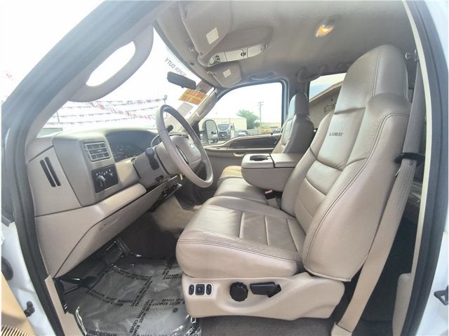 2004 Ford Super Duty F-350 DRW Lariat Pickup 4D 8 ft