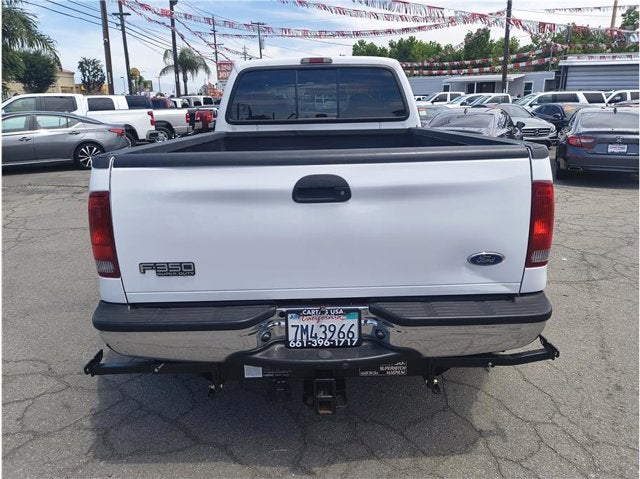 2004 Ford Super Duty F-350 DRW Lariat Pickup 4D 8 ft