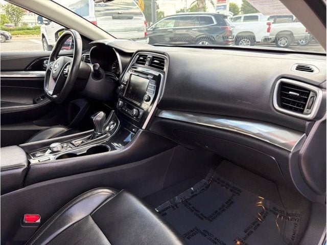 2023 Nissan Maxima SV