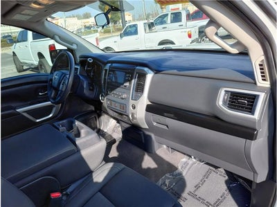 2017 Nissan Titan SV