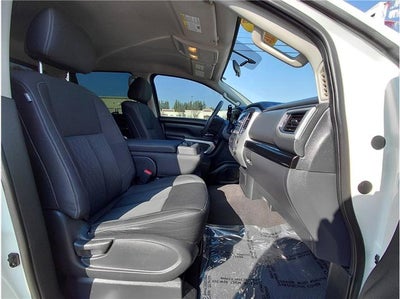 2017 Nissan Titan SV