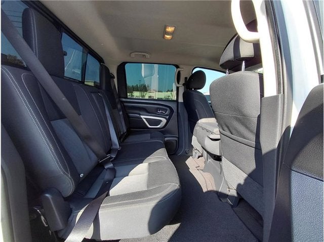 2017 Nissan Titan SV