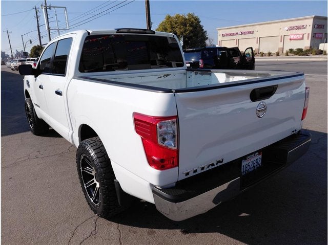 2017 Nissan Titan SV