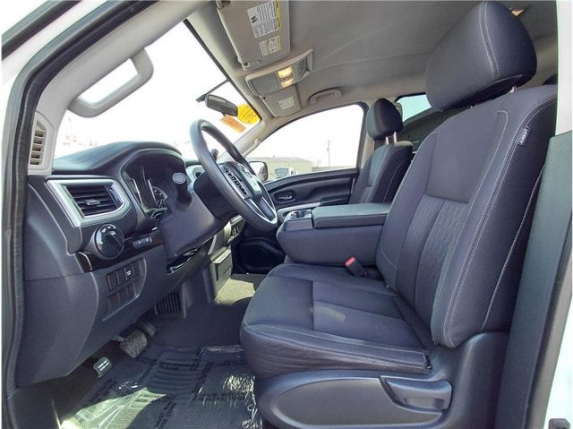 2017 Nissan Titan SV