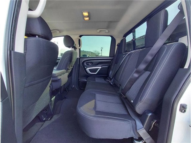 2017 Nissan Titan SV