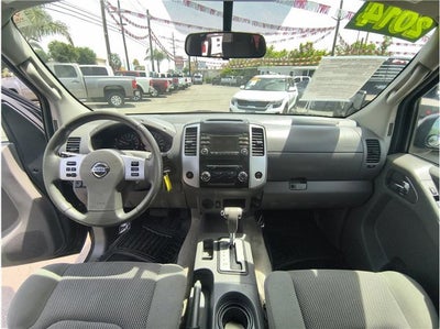 2014 Nissan Frontier SV Pickup 4D 5 ft