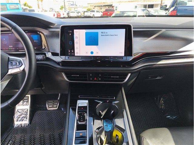 2024 Volkswagen Atlas Cross Sport 2.0T SEL R-Line