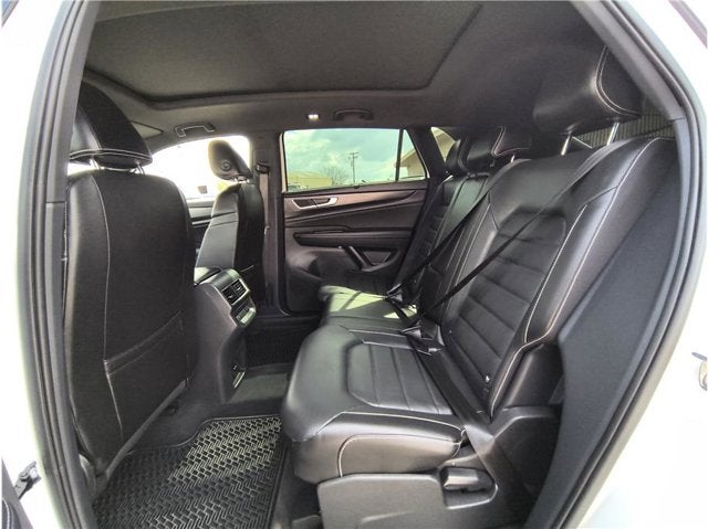 2024 Volkswagen Atlas Cross Sport 2.0T SEL R-Line