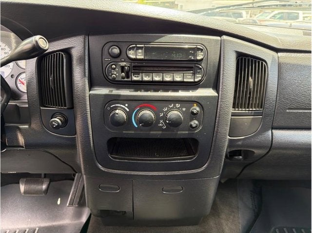2004 Dodge Ram 2500 SLT Pickup 4D 6 1/4 ft