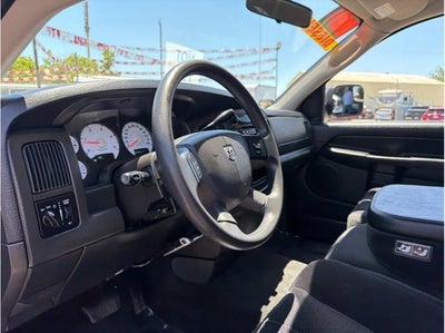 2004 Dodge Ram 2500 SLT Pickup 4D 6 1/4 ft