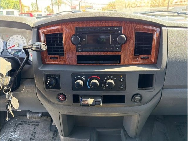 2006 Dodge Ram 3500 SLT Pickup 4D 6 1/4 ft