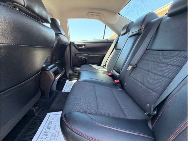 2017 Toyota Camry SE Sedan 4D
