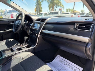2017 Toyota Camry SE Sedan 4D