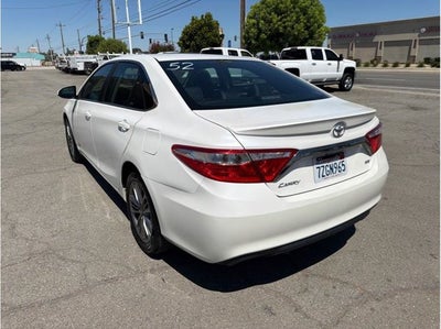 2017 Toyota Camry SE Sedan 4D