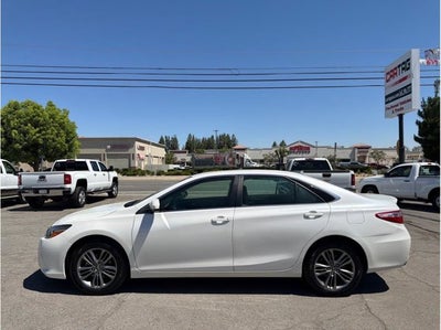 2017 Toyota Camry SE Sedan 4D