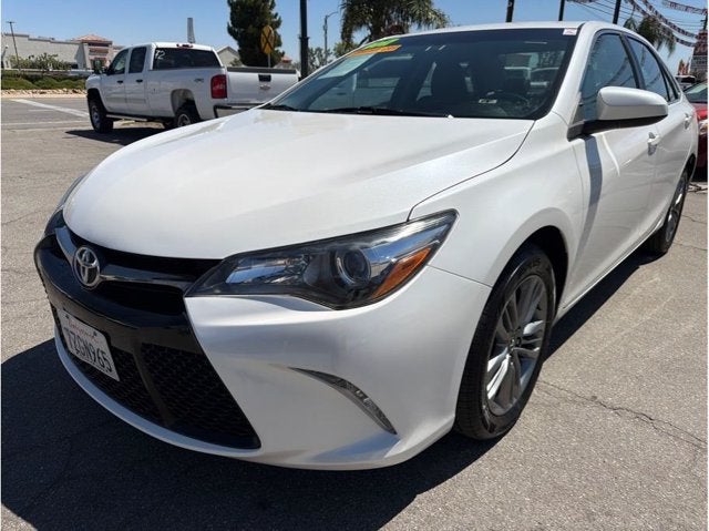 2017 Toyota Camry SE Sedan 4D