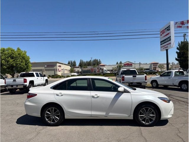 2017 Toyota Camry SE Sedan 4D