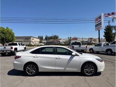 2017 Toyota Camry SE Sedan 4D