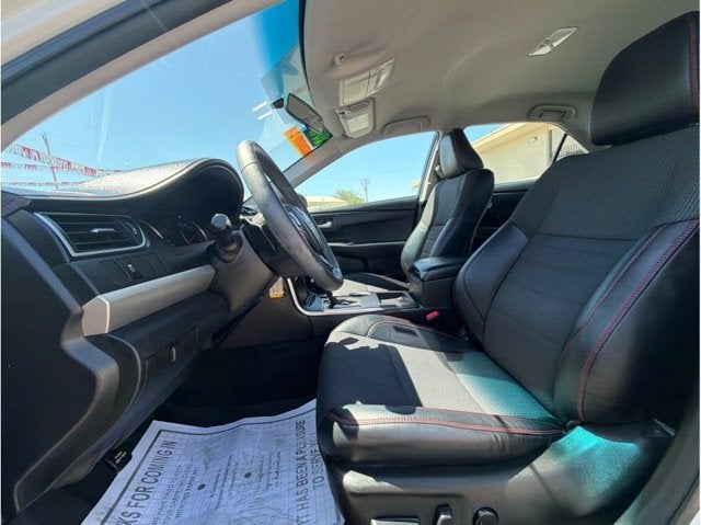 2017 Toyota Camry SE Sedan 4D