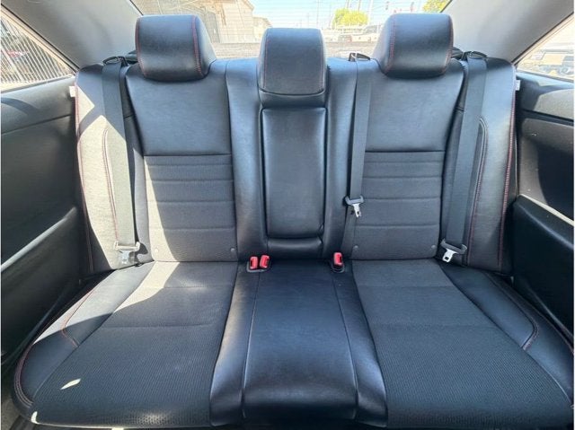2017 Toyota Camry SE Sedan 4D